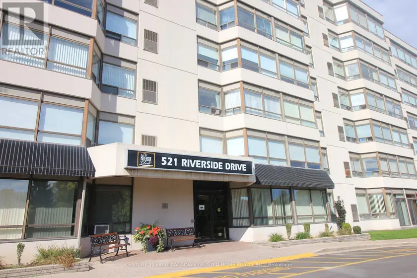 Apartment at 209 - 521 RIVERSIDE DRIVE, London North