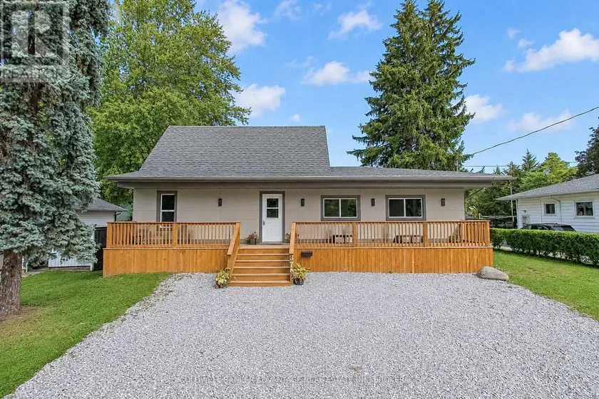 Detached at 378 THOROLD ROAD, Welland