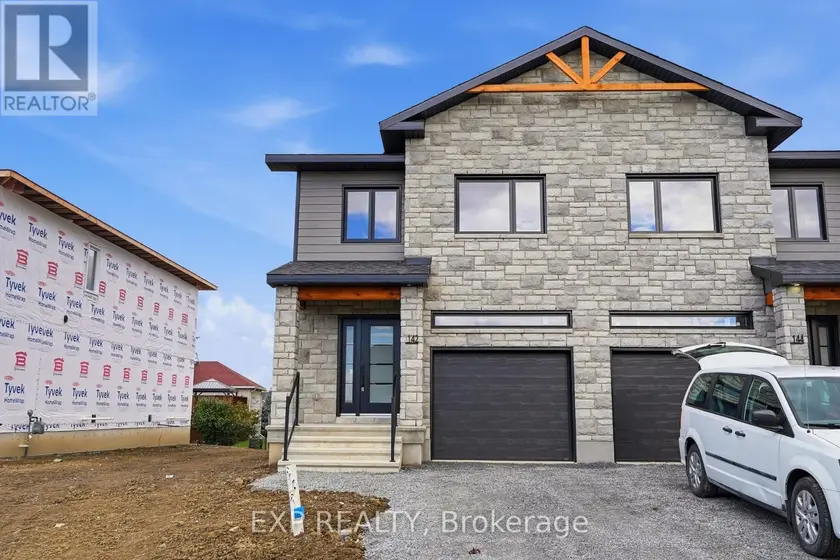 Townhouse at 142 ELIZABETH STREET, North Dundas