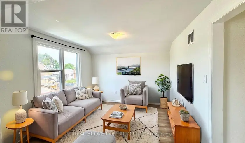 Detached at UPPER - 301 WALLACE AVE AVENUE S, Welland