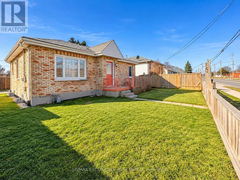 Detached at 1227 TRAFALGAR STREET, London East