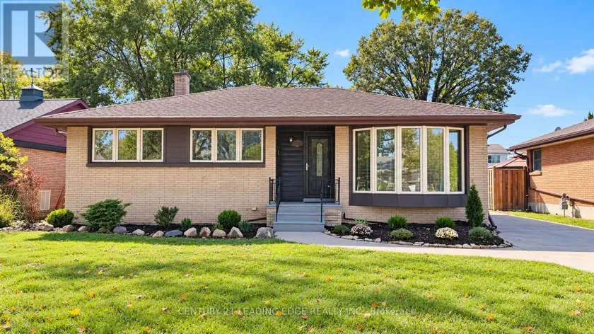 Detached at 1275 PARKVIEW AVENUE