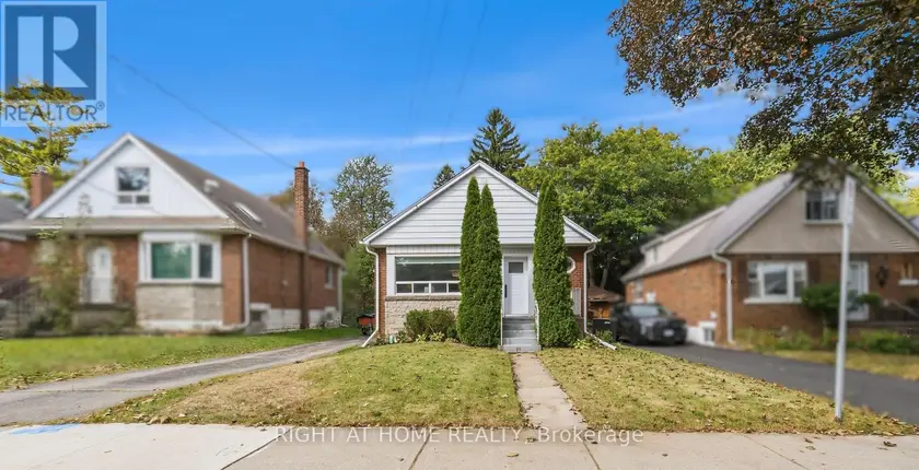 Detached at 206 EAST 19TH STREET, Hamilton