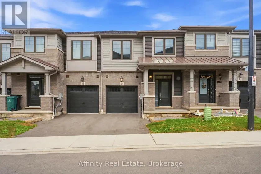 Townhouse at 32 - 10 BIRMINGHAM DRIVE, Cambridge