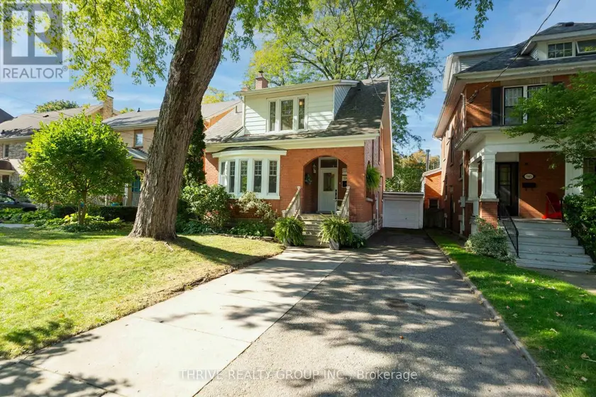 Detached at 943 WATERLOO STREET, London East