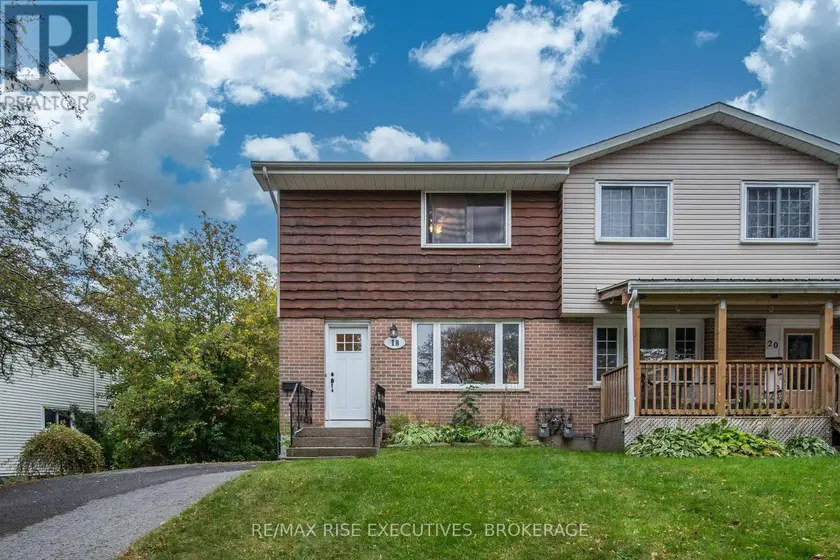 Semi-Detached/Link at 18 CARRIAGE COURT AVENUE, Kingston