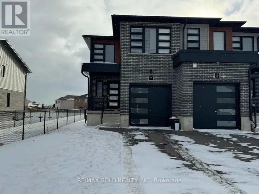 Townhouse at 17 WILKINSON AVENUE