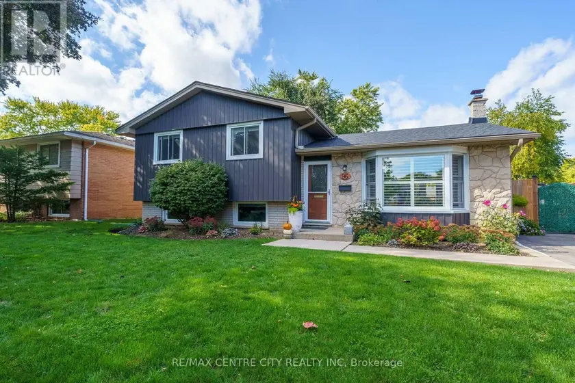 Detached at 96 TWEED CRESCENT, London North