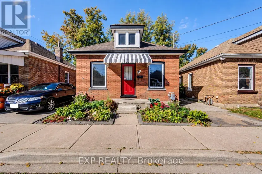 Detached at 46 MAITLAND STREET, Brantford
