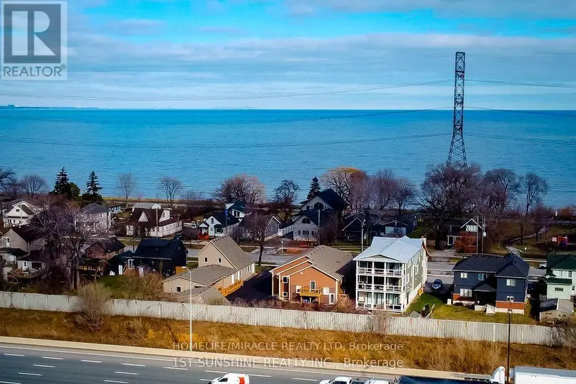Detached at 184 BEACH BOULEVARD, Hamilton
