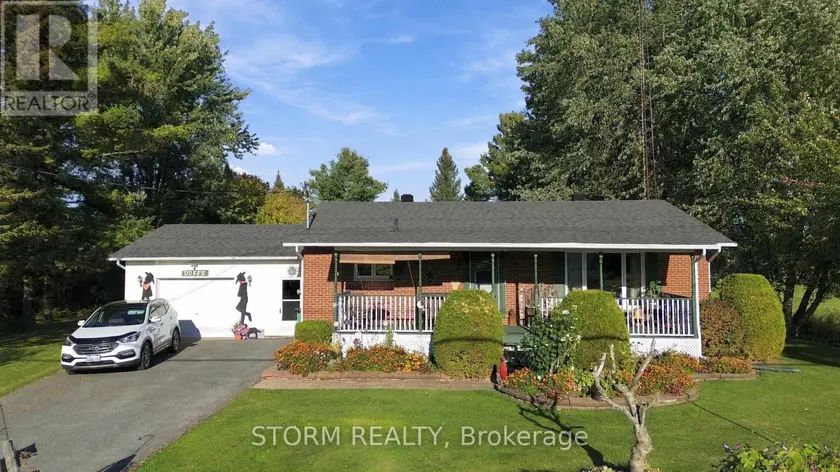 Detached at 3947 COUNTY 12 ROAD, South Stormont