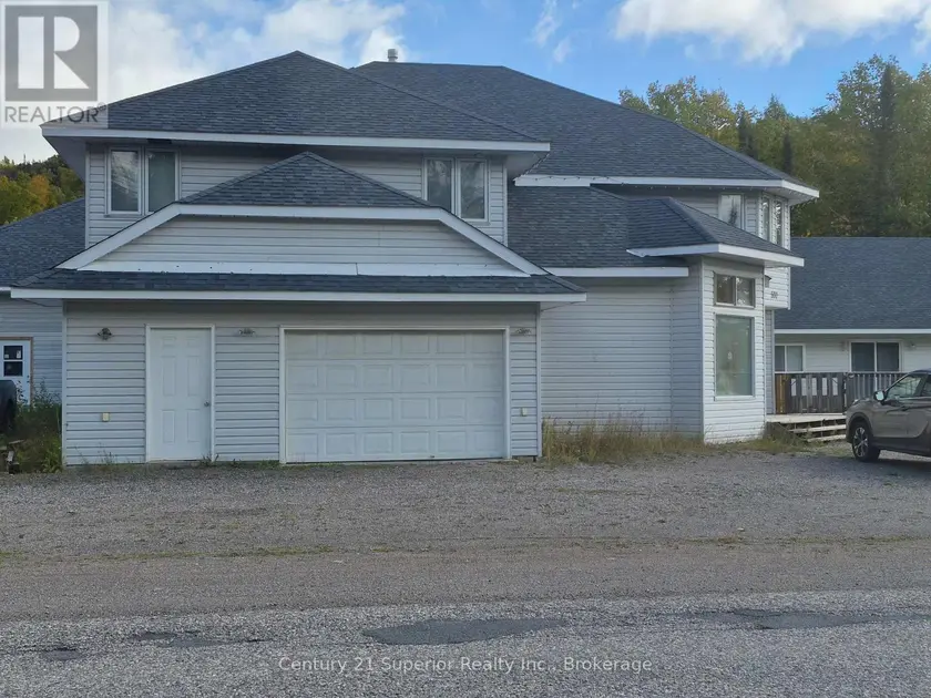 Detached at 500 PEARY STREET W, Schreiber