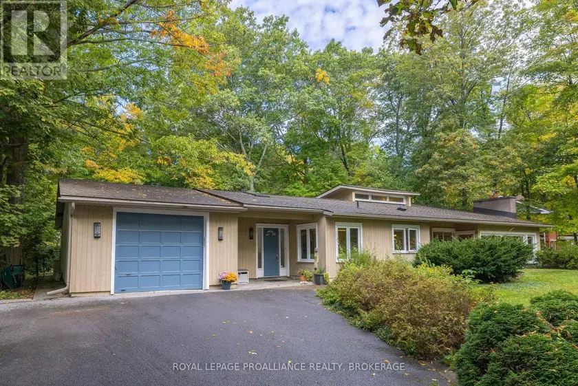 Detached at 27 RIVERSIDE DRIVE, Kingston)