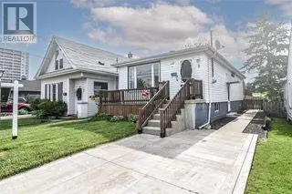 Detached at LOWER - 9 EAST 33RD STREET, Hamilton