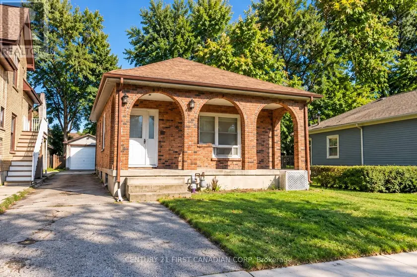 Detached at 682 PRINCESS AVENUE, London East