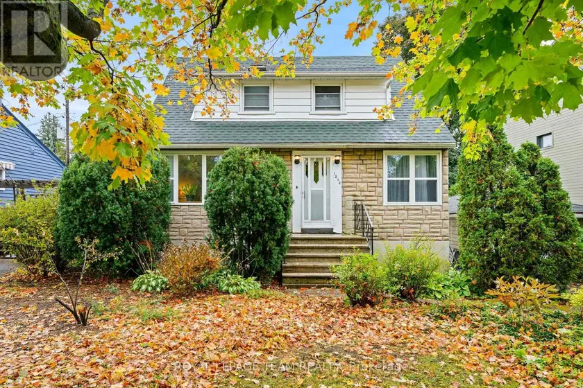 Detached at 1272 LIVINGSTONE AVENUE, Ottawa