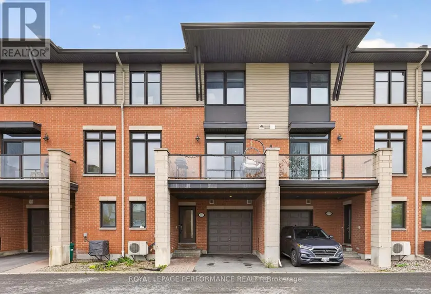 Townhouse at 105 CHAPERAL PRIVATE, Ottawa