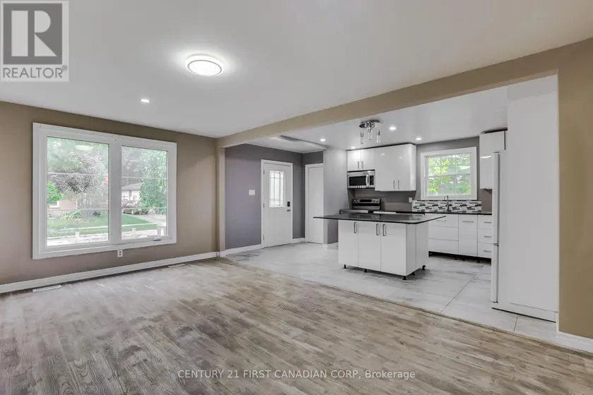 Detached at MAIN - 63 RENNY CRESCENT, London South