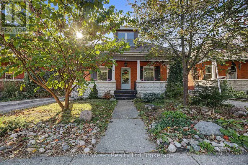 Detached at 225 GRAHAM STREET, Woodstock