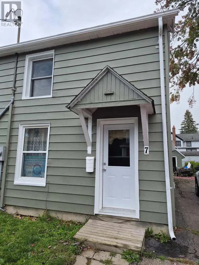 Semi-Detached/Link at 7 DALES AVENUE, Brockville