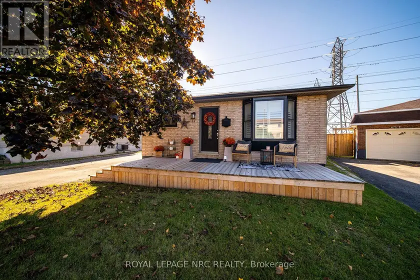 Detached at 39 CHANTAL COURT, Welland