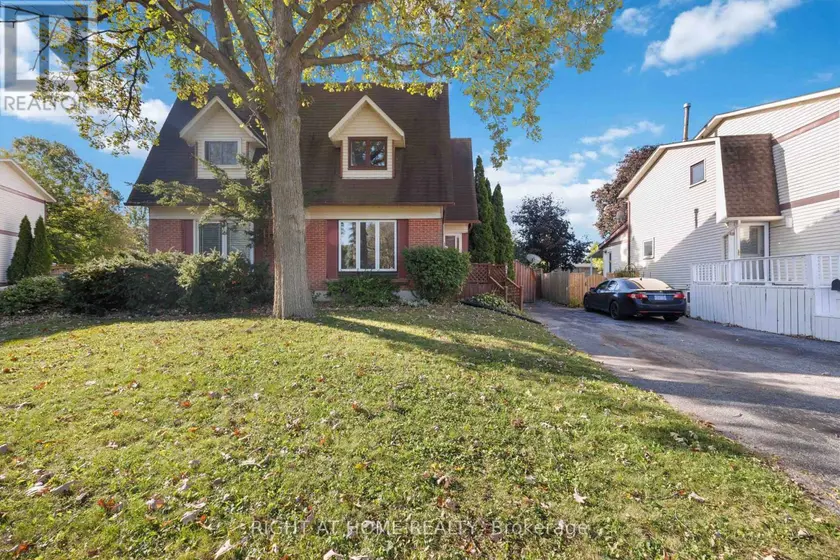 Semi-Detached/Link at 51 MAPLESTONE AVENUE, Sarnia