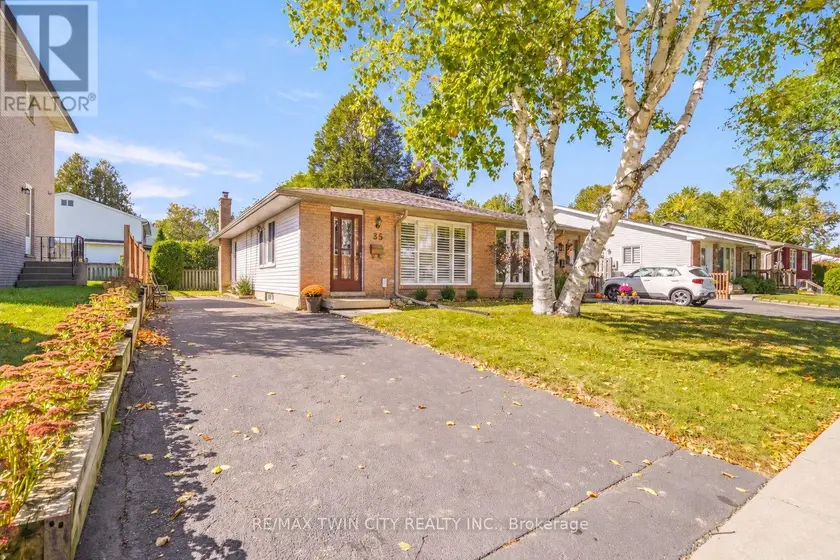 Semi-Detached/Link at 35 IVANHOE ROAD, Brantford