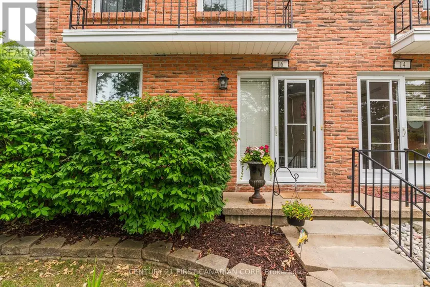 Townhouse at 16 - 1385 COMMISSIONERS ROAD W, London South