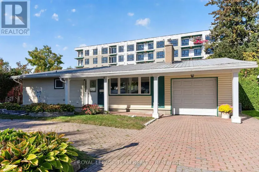 Detached at 21 ELTERWATER AVENUE, Ottawa