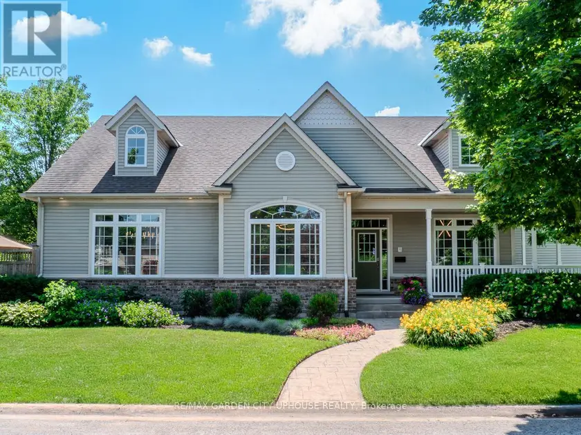 Detached at 45 OARSMAN CRESCENT, St. Catharines
