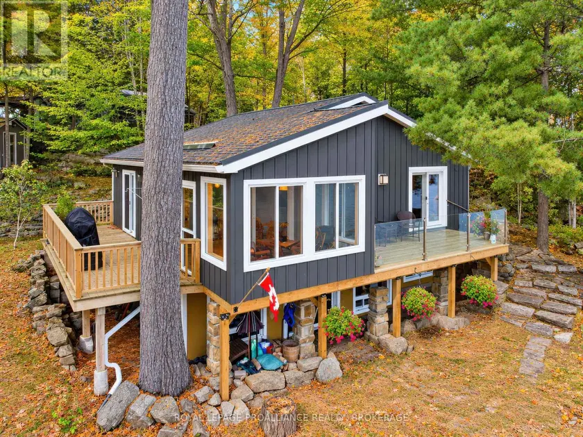 Detached at 1124 SAWMILL LANE, Frontenac