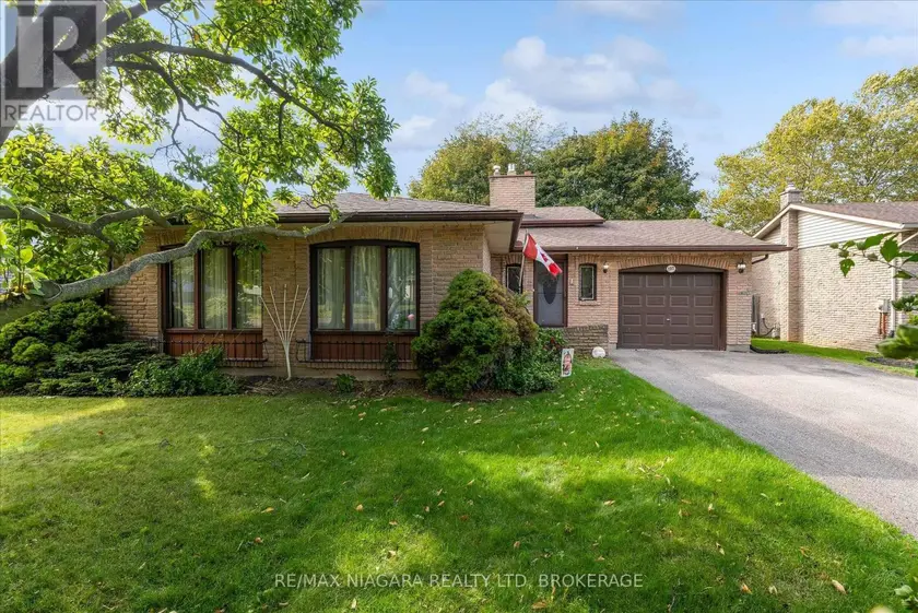 Detached at 107 GLENAYR PLACE, Welland