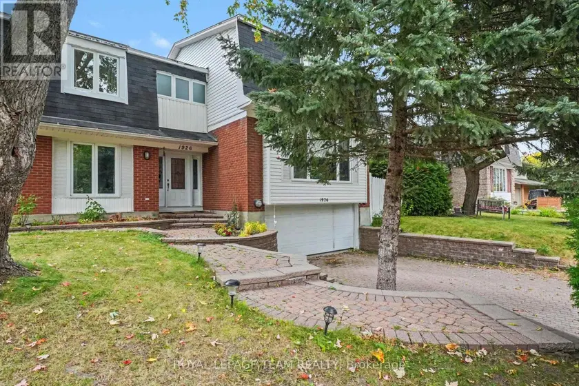 Detached at 1926 MARQUIS AVENUE, Ottawa