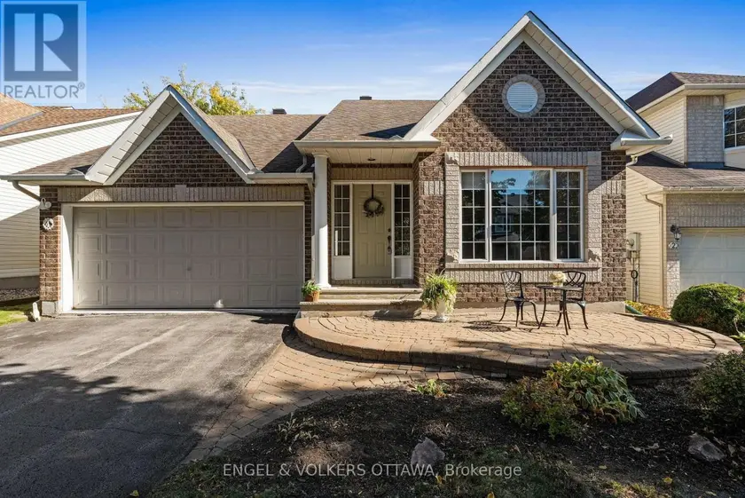 Detached at 4 BURNSTEAD CRESCENT, Ottawa