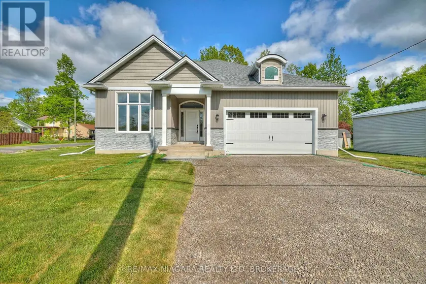 Detached at 196 BERNARD AVENUE, Fort Erie