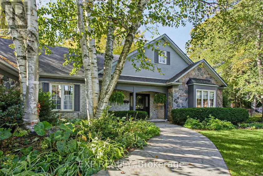 Detached at 5 VANSTRAALEN STREET, Hamilton