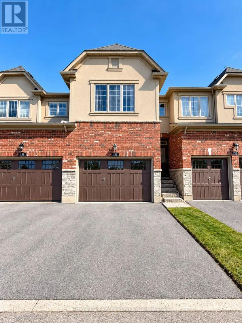 Townhouse at 133 OAKHAVEN PLACE, Hamilton