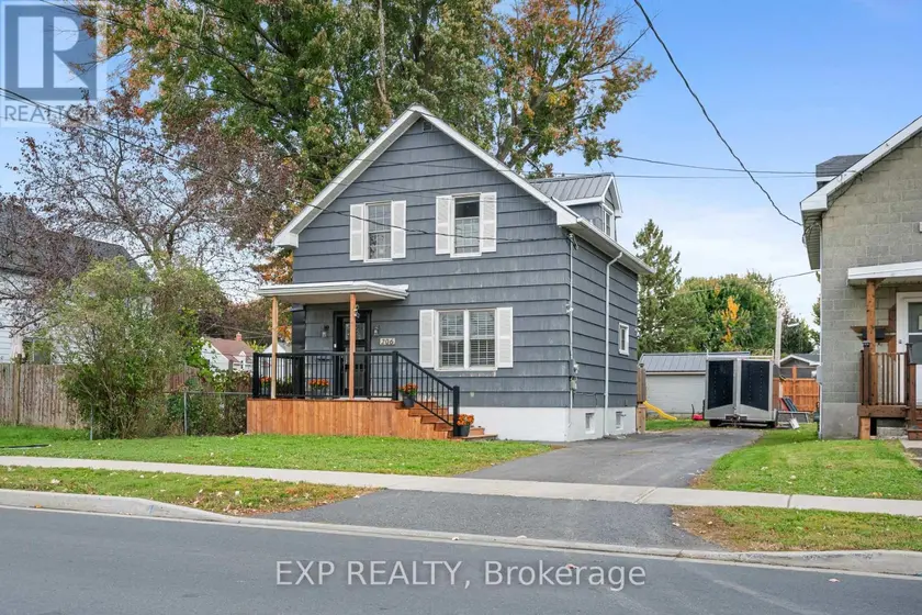 Detached at 206 FIFTH STREET W, Cornwall