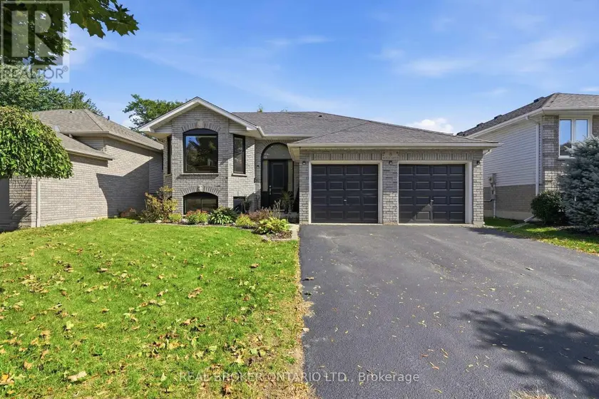 Detached at 8 MOYLE DRIVE, Brantford