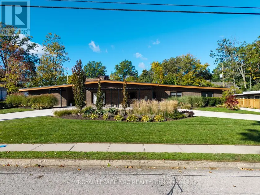 Detached at 100 MARSDALE DRIVE, St. Catharines