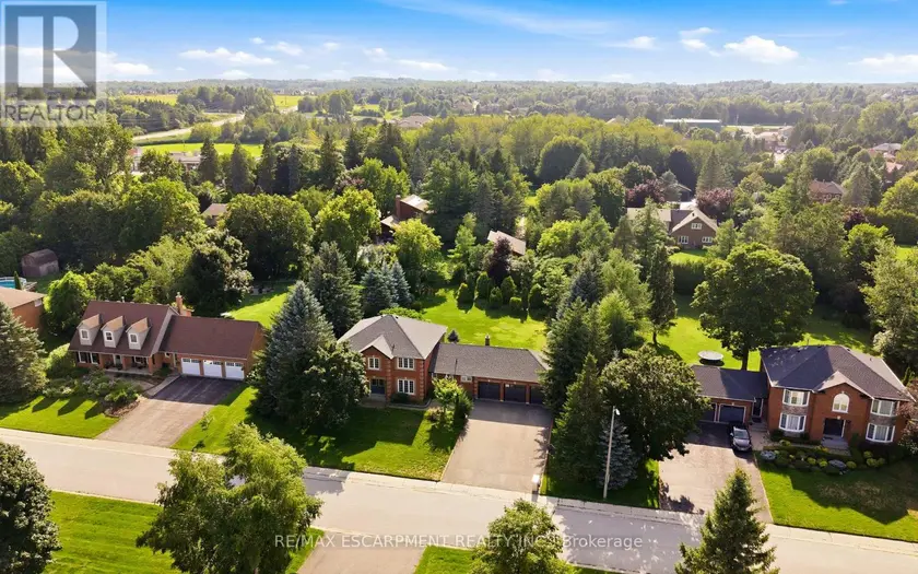 Detached at 6 WILLOW CRESCENT, Mono