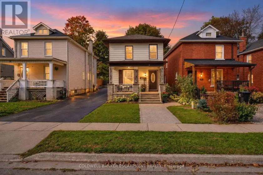 Detached at 18 LOWREY AVENUE N, Cambridge