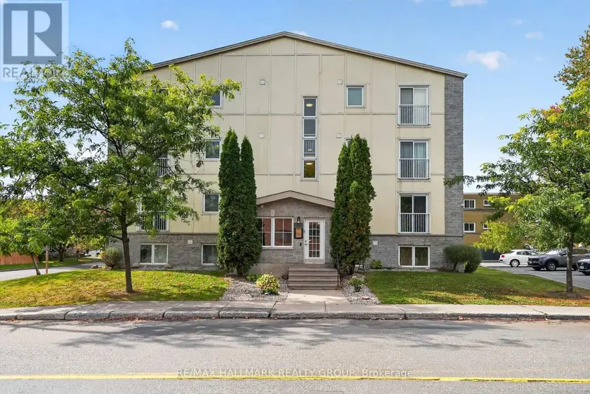 Apartment at 304 - 646 CUMMINGS AVENUE, Ottawa