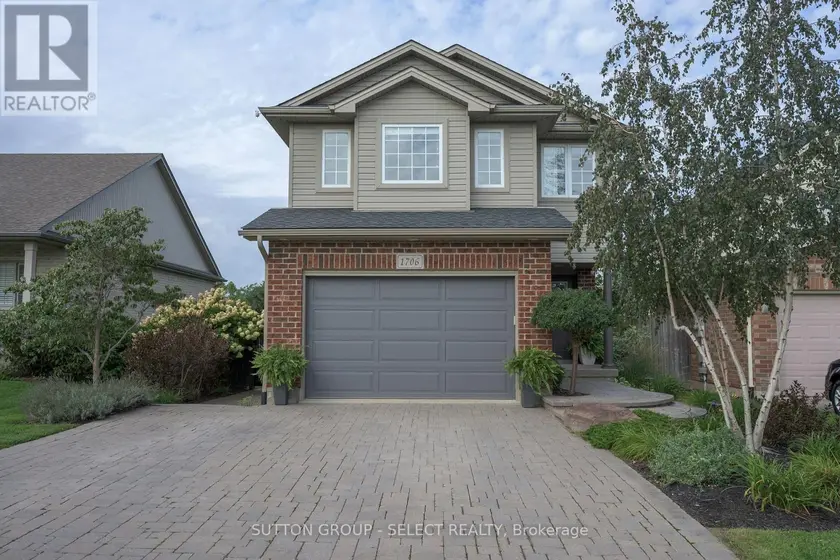 Detached at 1706 BAYSWATER CRESCENT, London North