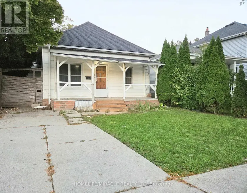 Detached at 908 WINDSOR AVENUE, Windsor