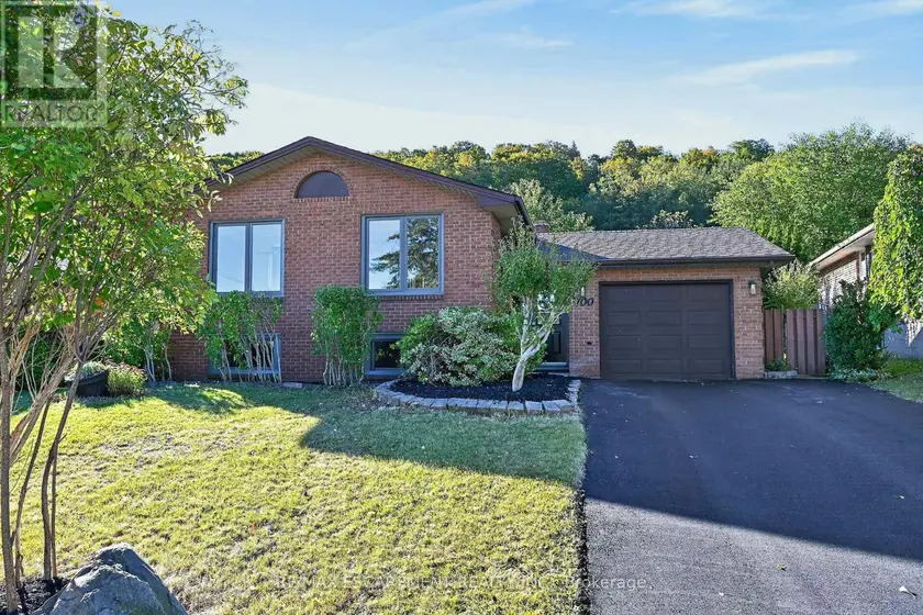 Detached at 100 MARCELLA CRESCENT, Hamilton