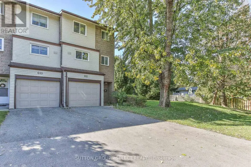 Townhouse at 612 WILKINS STREET, London South