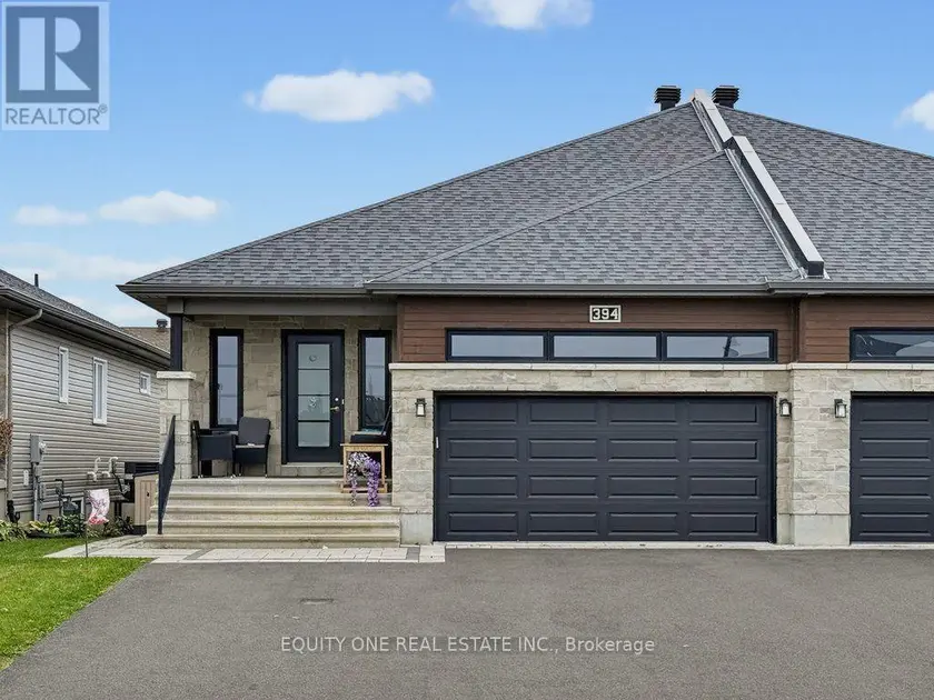 Semi-Detached/Link at #2 - 394 TWILIGHT AVENUE, Russell