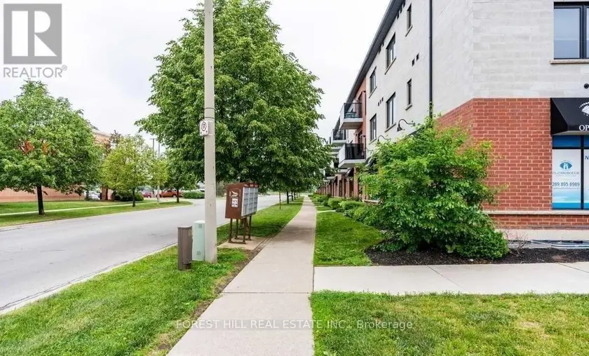 Apartment at 313 - 170 ROCKHAVEN LANE, Hamilton