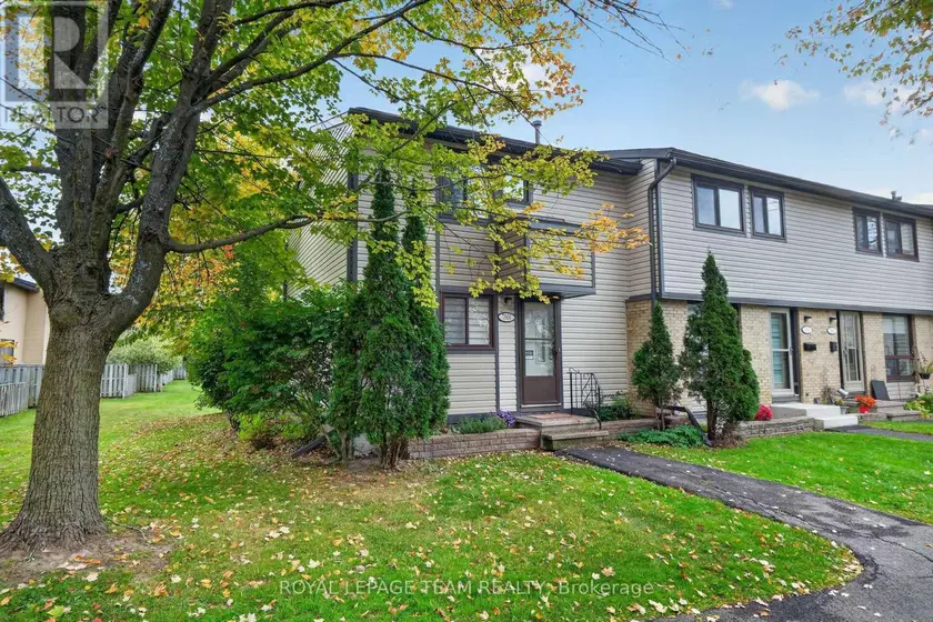 Townhouse at 7866 JEANNE D'ARC BOULEVARD, Ottawa